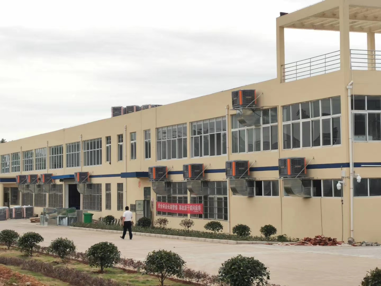為什么夏季車間降溫都用環(huán)保空調(diào)？環(huán)?？照{(diào)到底有哪些好？